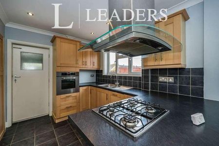 Highclere Avenue, Havant, PO9 - Photo 3