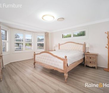 Renovated Five-Bedroom Townhouse in the heart of Marsfield - Photo 5