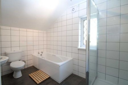 6 bed Mid Terraced House for Rent - Photo 2