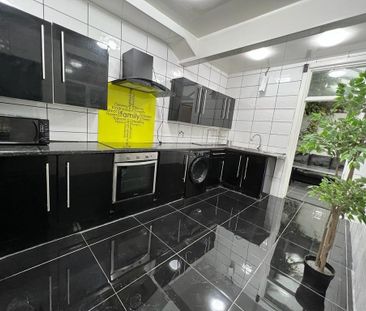 Room in a Shared House, Haydn Avenue, M14 - Photo 5
