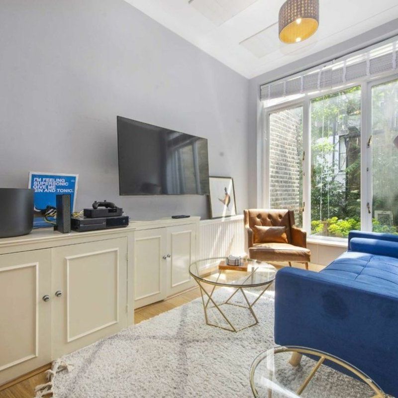 Gloucester Walk, Kensington, W8 - Photo 1