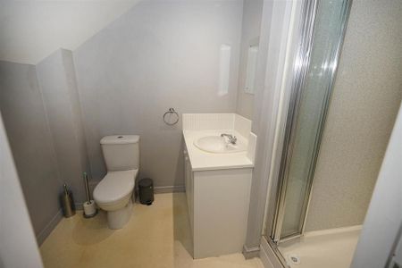 1 bedroom in a house share to rent - Photo 5