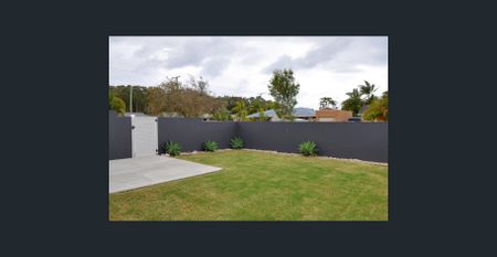 2 Bedroom Renovated Mooloolaba Unit - Photo 3