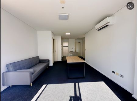 2 Beds 2 Bath - Photo 2