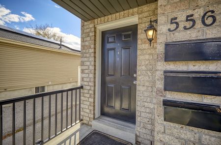 For Lease - 556 Park Road Unit# 2, Oshawa, Ontario - Photo 4