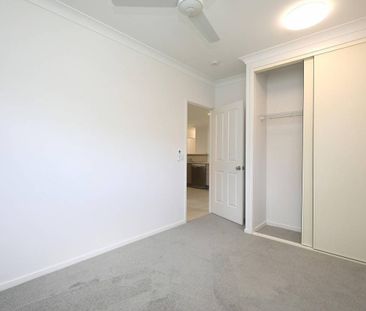 Beautifully Refurbished Family Home – Available Now! - Photo 2