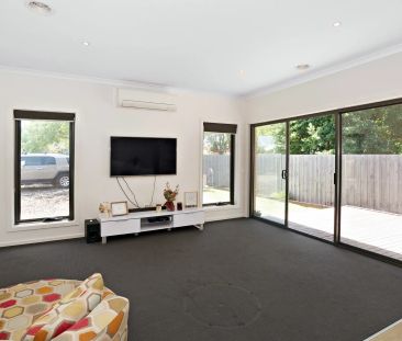 Modern 3 bedroom Townhouse - Photo 5