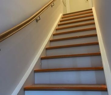 Indbydende villalejlighed med tagterrasse og adgang til fælles have! - Photo 1