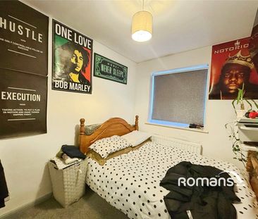 3 bedroom semi detached to rent - Photo 4