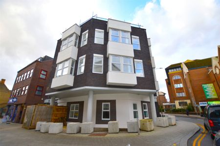 London Road, Redhill, Surrey, RH1 - Photo 3