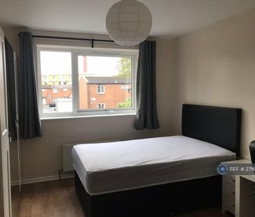 3 bedroom end of terrace house to rent - Photo 4