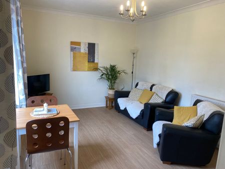 2 Bed Flat, Pilton Avenue, EH5 - Photo 2