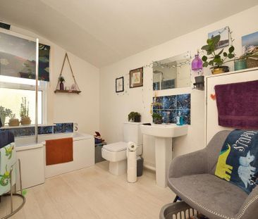 2 bedroom end of terrace house to rent - Photo 6