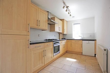 2 bedroom flat to rent - Photo 5