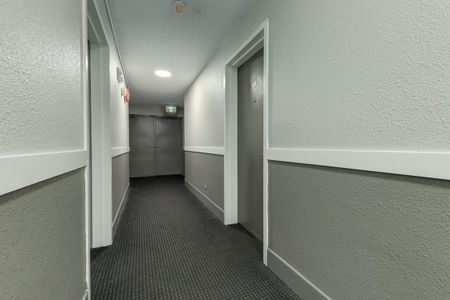 2 Bedroom - Photo 2