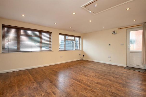 4 bedroom detached house to rent - Photo 1