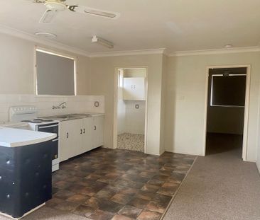 WEST TAMWORTH - Private One Bedroom Unit - Photo 1