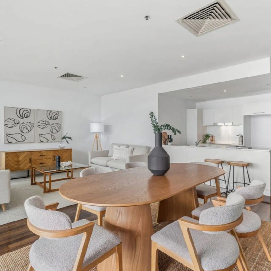 Executive Style 3 Bedroom Apartment Directly on the Beachfront - Photo 1