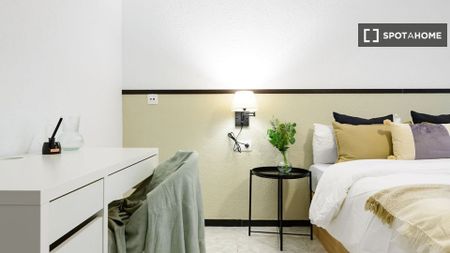 valencia, Valencian Community 46004 - Photo 5