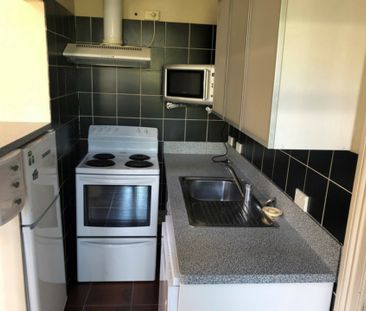 Cute and comfortable in Maori Hill - Available 13/10/2025 - Photo 1