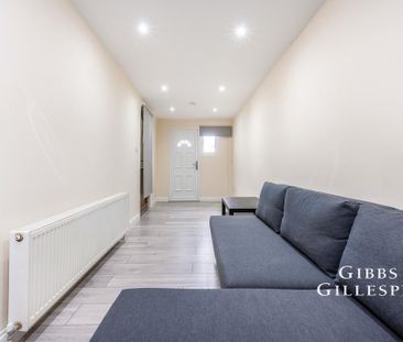 Studio to rent - Photo 2