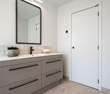 Luxury Living in the Heart of Devonport! - Photo 6