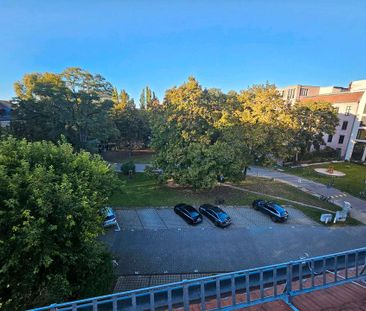Dachgeschosswohnung in Berlin-Mitte mit 2 Terrassen und Grünblick - Foto 1