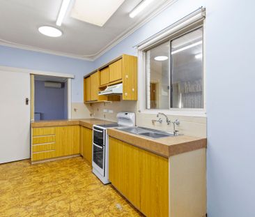 Perfectly Located Family Home - Photo 5