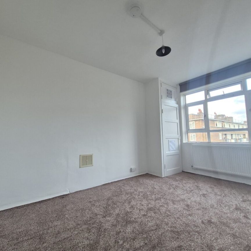 Peters House, SE17, London - Photo 1