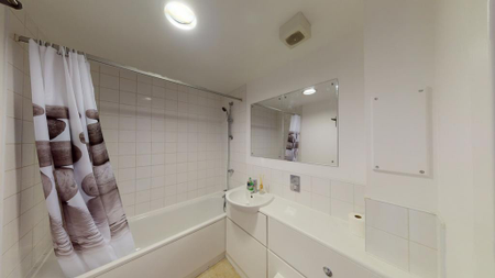 2 bedroom flat to rent - Photo 5