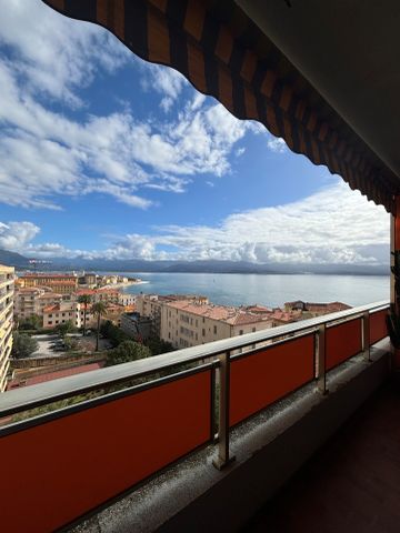 Location Appartement 3 pièces 79m² AJACCIO 20000 - Photo 3