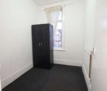 Eton Road, Ilford, IG1 - Photo 2