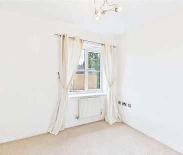 Sachfield Drive, Chafford Hundred, Essex, RM16 - Photo 2