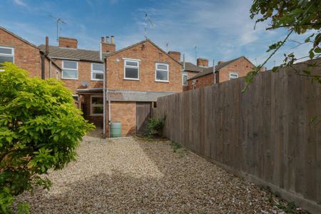 2 bedroom terraced house to rent - Photo 5