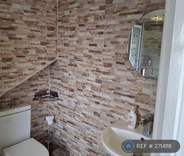 2 bedroom maisonette to rent - Photo 4