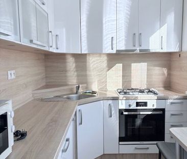 2-IZB. BYT 52m2 PANELOVÁ ULICA, STARÁ NEMOCNICA, JUH - Photo 4