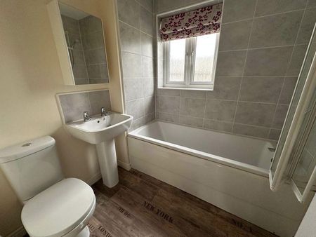 2 bedroom terraced house to rent - Photo 2
