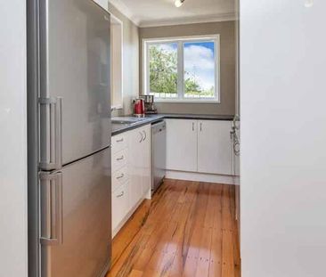 Tidy 3 bedroom home in best location in OTP. - Photo 1