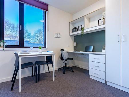 1 bedroom in a flat share to rent - Photo 5