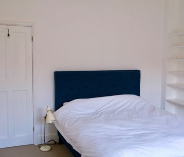 2 Bed Terraced House, Fitzneal Street, W12 - Photo 5