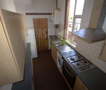 3 bedroom terraced house to rent - Photo 6