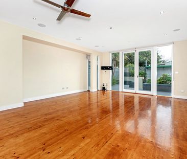 PERIOD PERFECTION IN LIFESTYLE LOCATION! - Photo 1