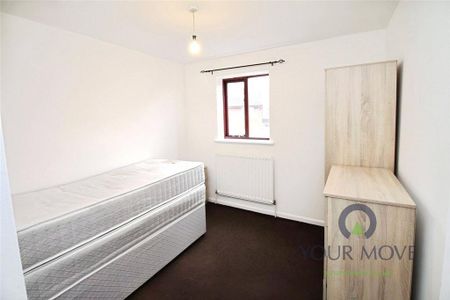 4 bedroom detached house to rent - Photo 2