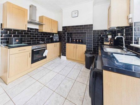 2 bedroom terraced house to rent - Photo 4