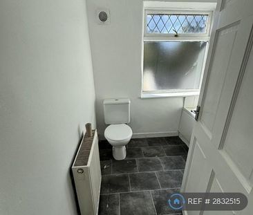 3 bedroom terraced house to rent - Photo 6