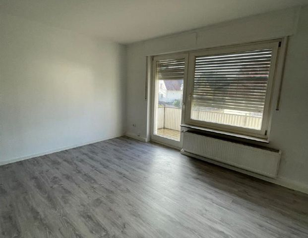 Kinderfreundliche Wohnlage! Kleine 3-Zimmerwohnung mit Balkon in Herringhausen! - Foto 1