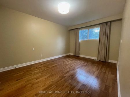 165 Angus Drive #Upper - Photo 4