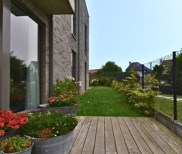 Modern gelijkvloersappartement met 2 slaapkamers en 2 staplaatsen te huur in Sint-Pieters-Leeuw - Photo 2