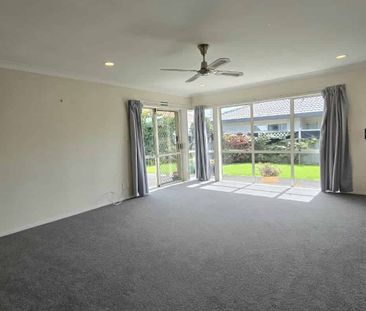 Sunny Family Home in the Heart of Cherrywood - Photo 2