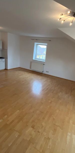 2-Zimmerwohnung mit Einbauküche und kleinem Balkon. - Photo 1